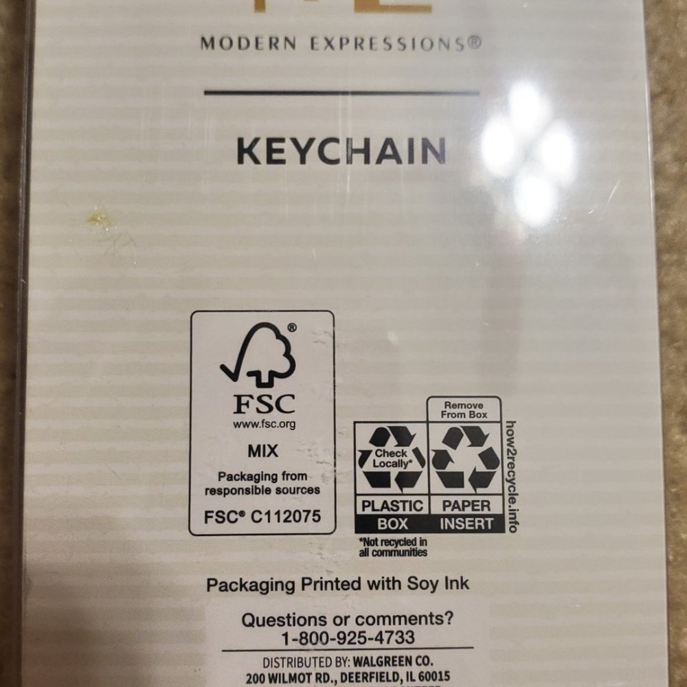 Monogram Keychain M Letter - Picture 3 of 3